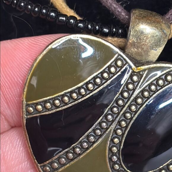 Brass Tone Green and Black Heart Pendant Necklace with triple cord and beads 15” - Picture 3 of 6